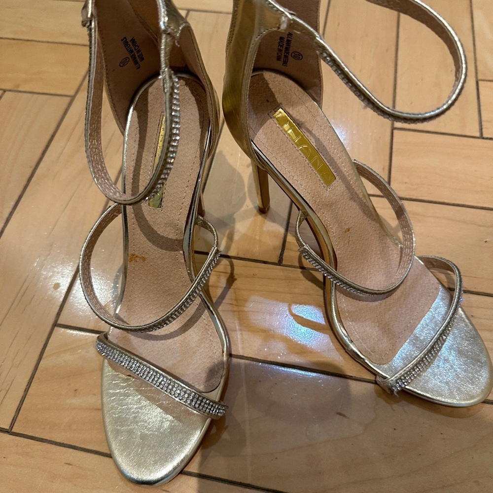 Elegant Gold Stilettos with Rhinestone Detail